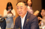 홍남기 "日 경제보복 맞서 강력 대응"