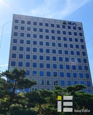 현대무벡스 본사가 위치한 서울시 종로구 율곡로 소재 현대그룹빌딩 전경.