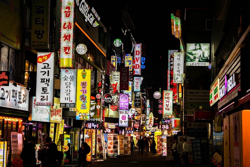 서울 밤거리. (출처: 픽사베이)