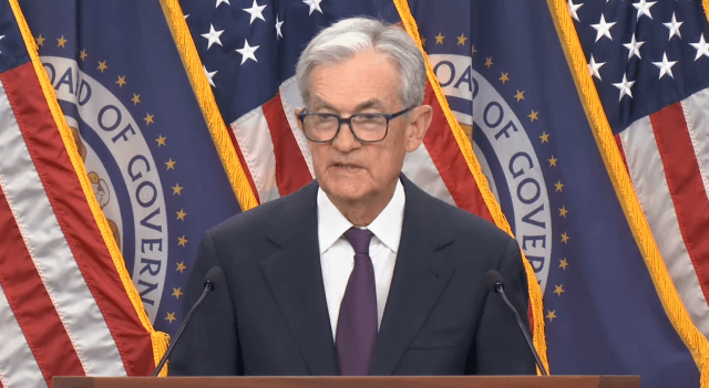 연방준비제도 제롬 파월 의장이 이달 17일(현지시각) 워싱턴DC에서 연방공개시장위원회(FOMC) 회의 후 기자회견을 하고 있다. (출처: Fed 유튜브 캡처)