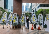 신한금투 앞 근조화환, 신뢰와 함께 시든 투자자 보호